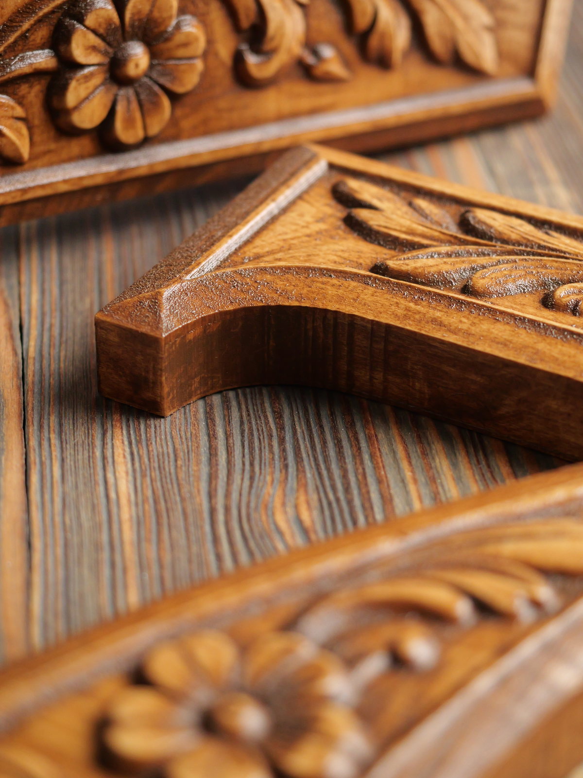 24 mm solidnego drewna — Numer na dom z kwiatowym ornamentem